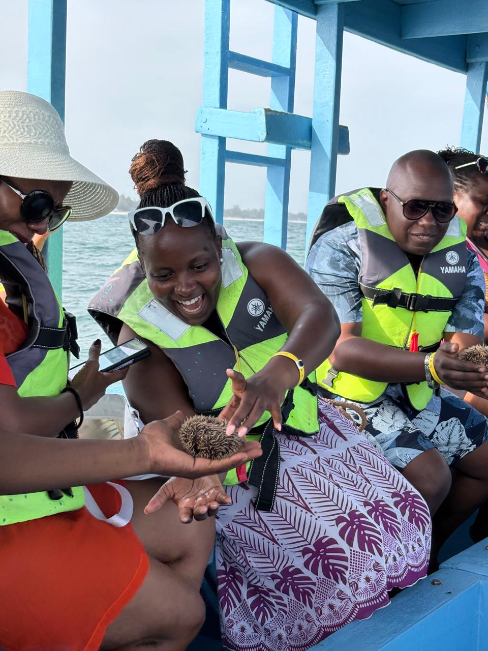 Glass Bottom Boat Experience gallery image 5